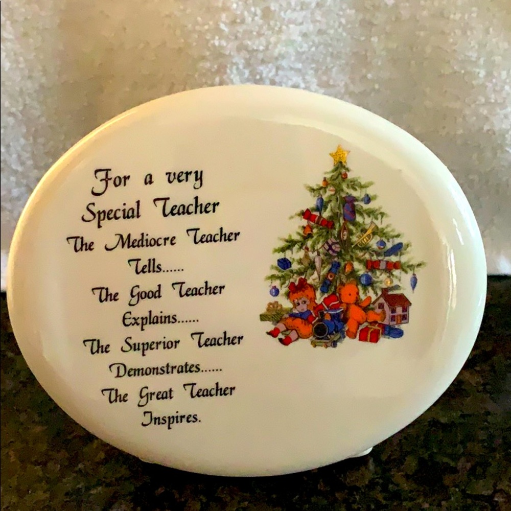 Decorative or pen/pencil porcelain plaque